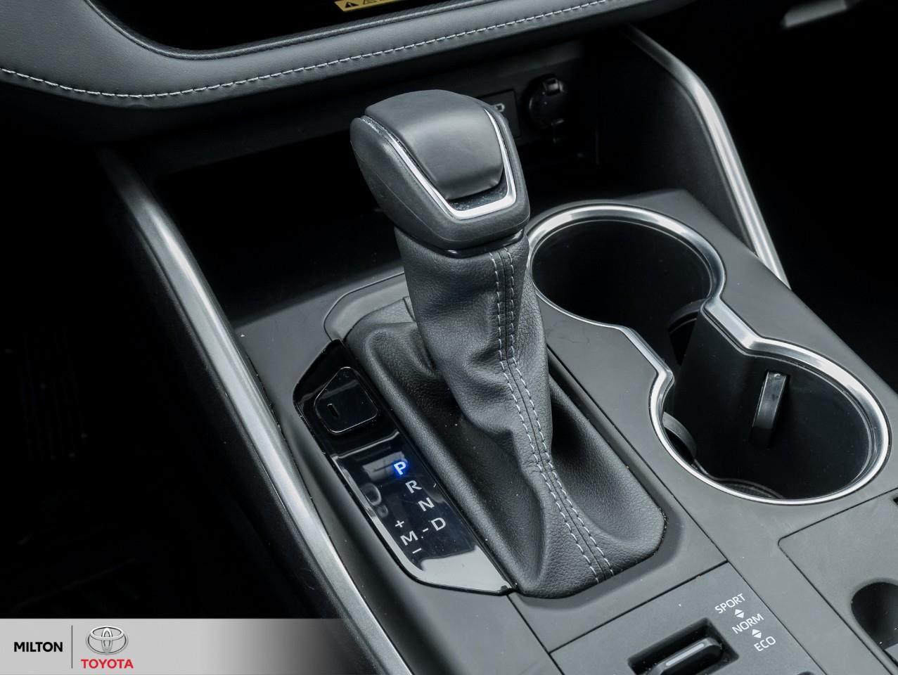 2024 Toyota Highlander XLE AWD LEATHER SUNROOF BLIND SPOT 8 PASSENGER ONE Photo