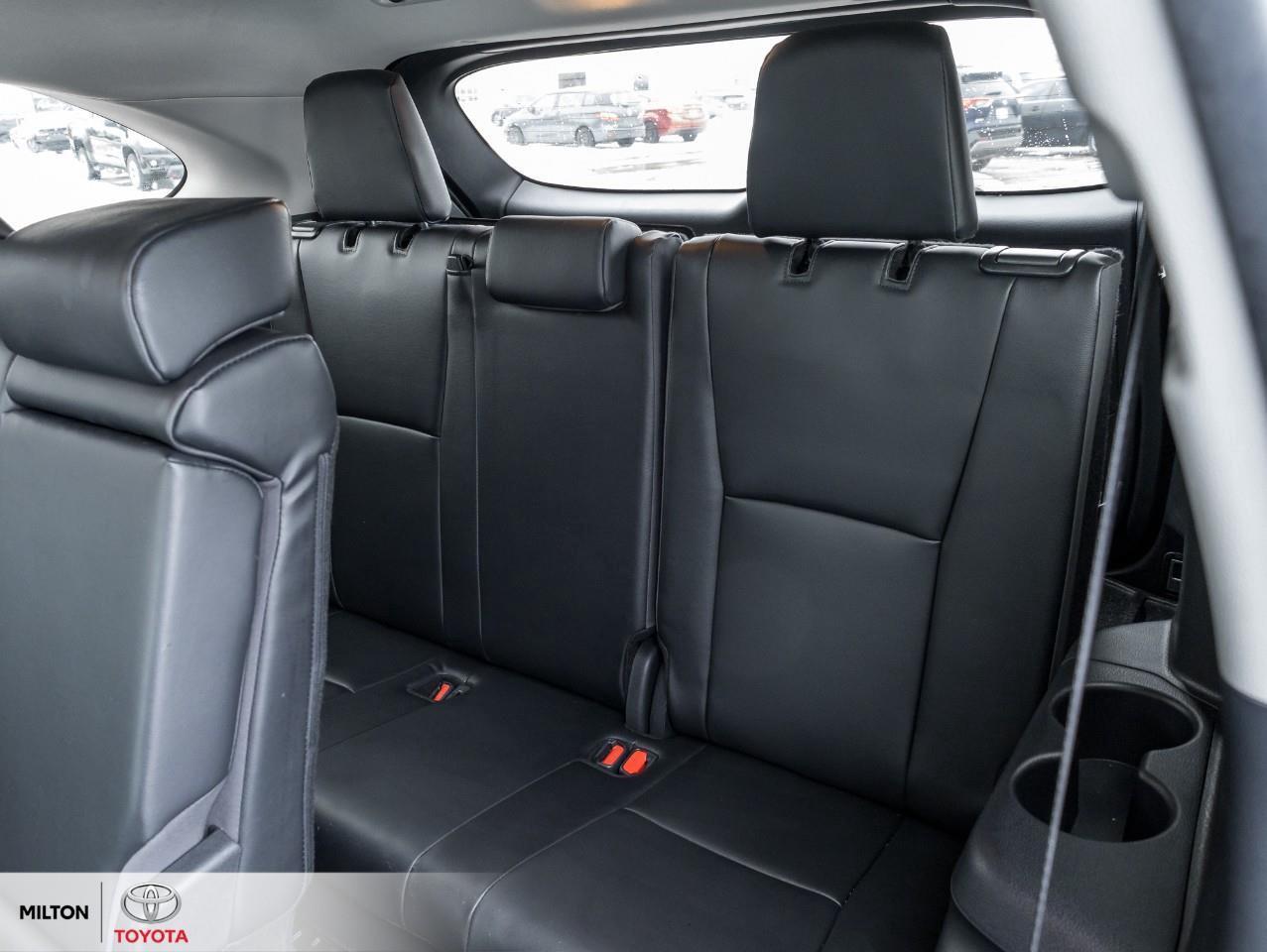 2024 Toyota Highlander XLE AWD LEATHER SUNROOF BLIND SPOT 8 PASSENGER ONE Photo