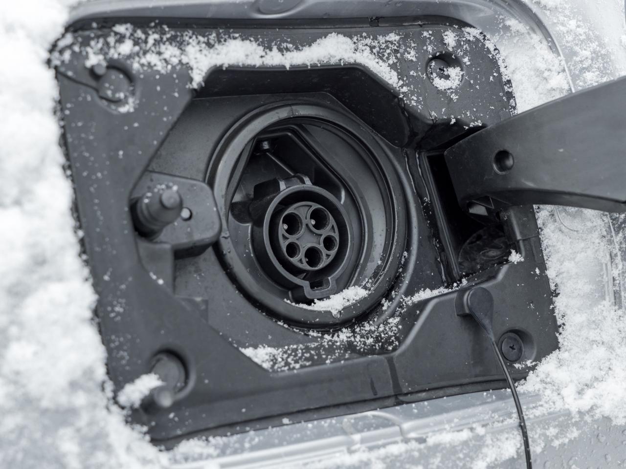 2024 Toyota RAV4 Prime XSE AWD   Clean Carfax   Plug In Hybrid Photo