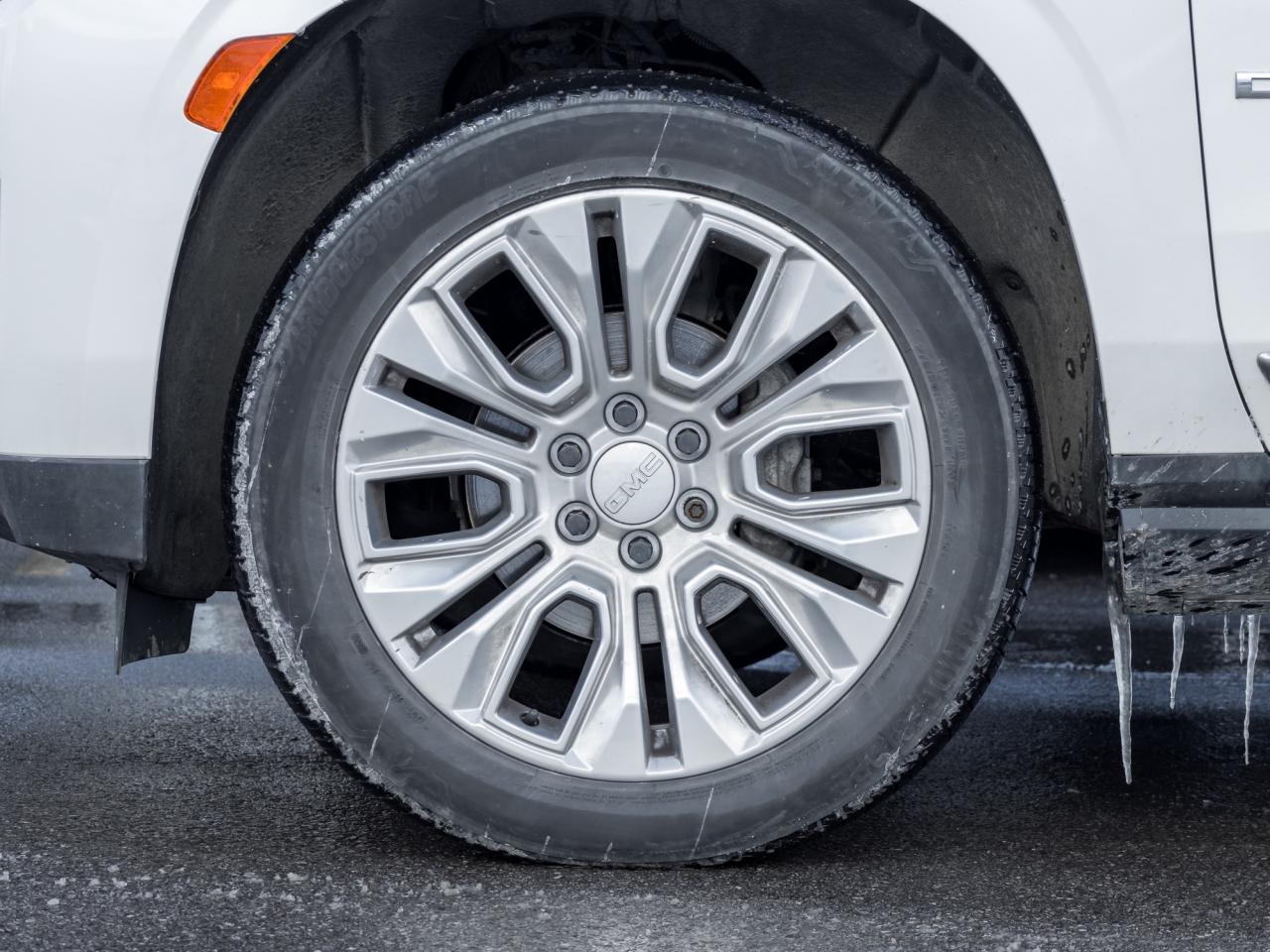 2022 GMC Yukon XL 4WD 4DR DENALI Photo3