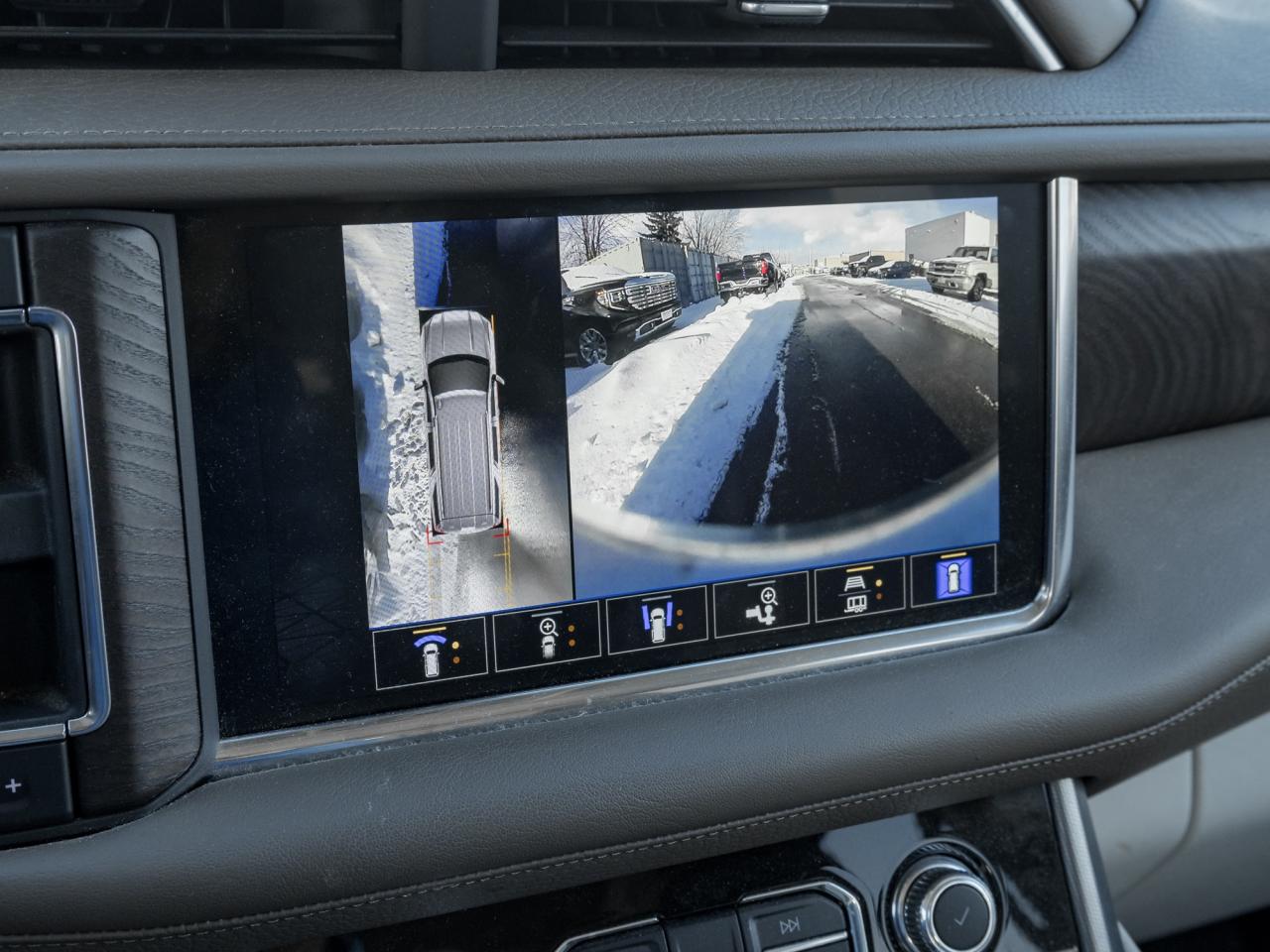 2022 GMC Yukon XL 4WD 4DR DENALI Photo