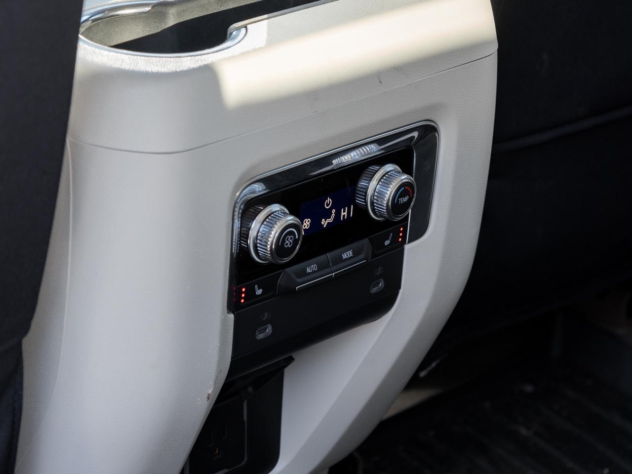 2022 GMC Yukon XL 4WD 4DR DENALI Photo