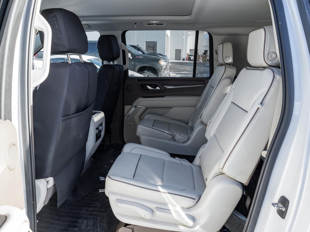 2022 GMC Yukon XL 4WD 4DR DENALI Photo