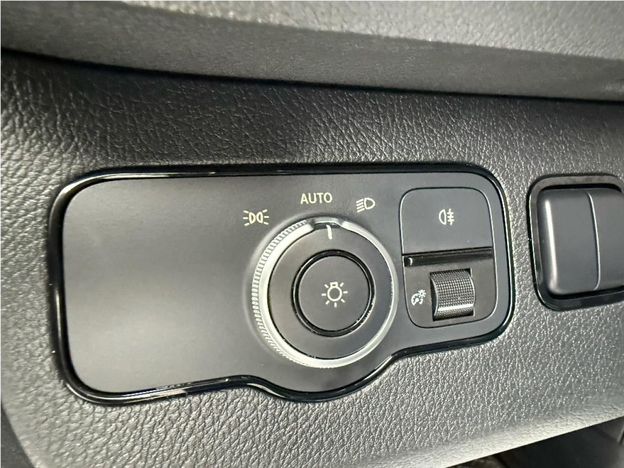 2022 Mercedes-Benz Sprinter Passenger Van 5SeaterCrewVan 170 WheelBase Certified Loaded Photo