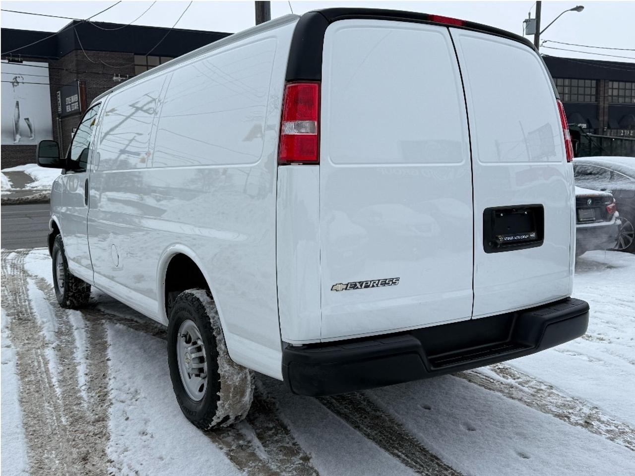 2022 Chevrolet Express 2500 2500 135 WheelBase BackUpCam Warranty Certified Photo3