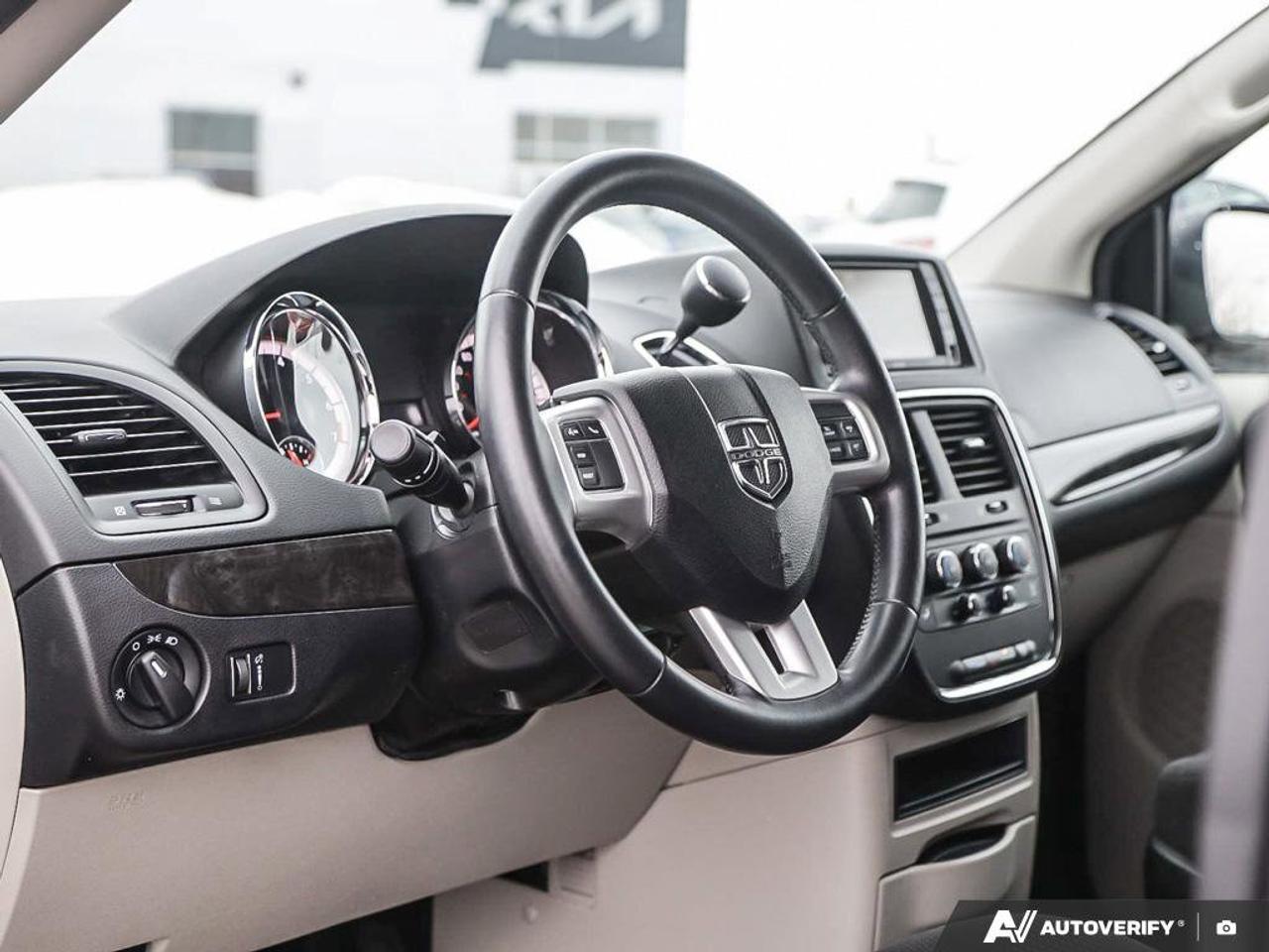 2017 Dodge Grand Caravan SXT Photo