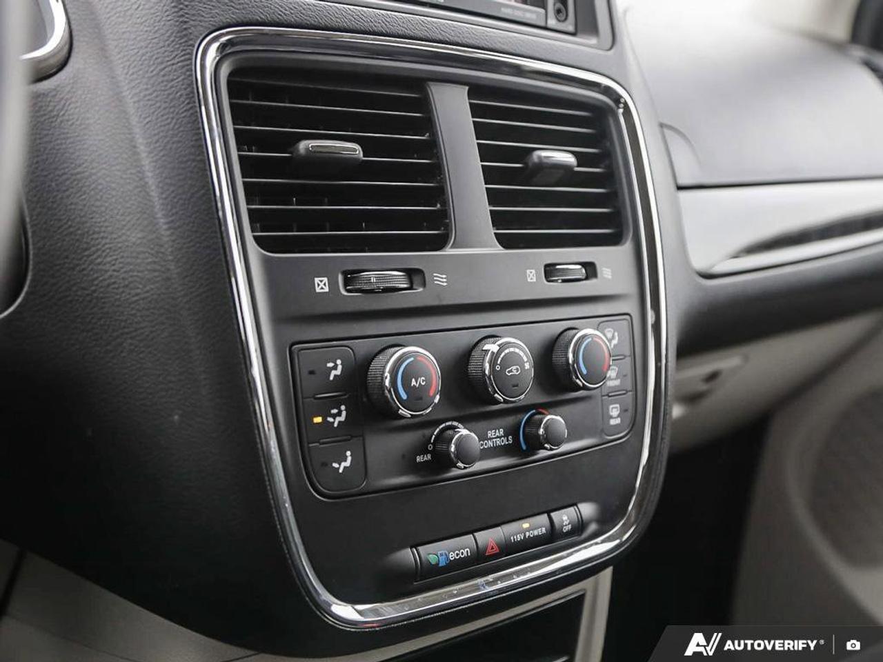 2017 Dodge Grand Caravan SXT Photo