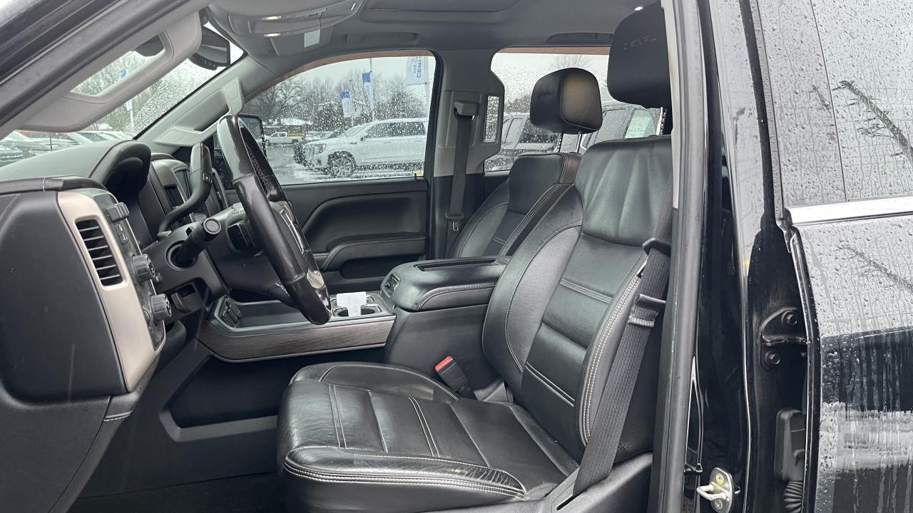 2018 GMC Sierra 3500HD Heavy-Duty Trailering PKG   Dually Photo3