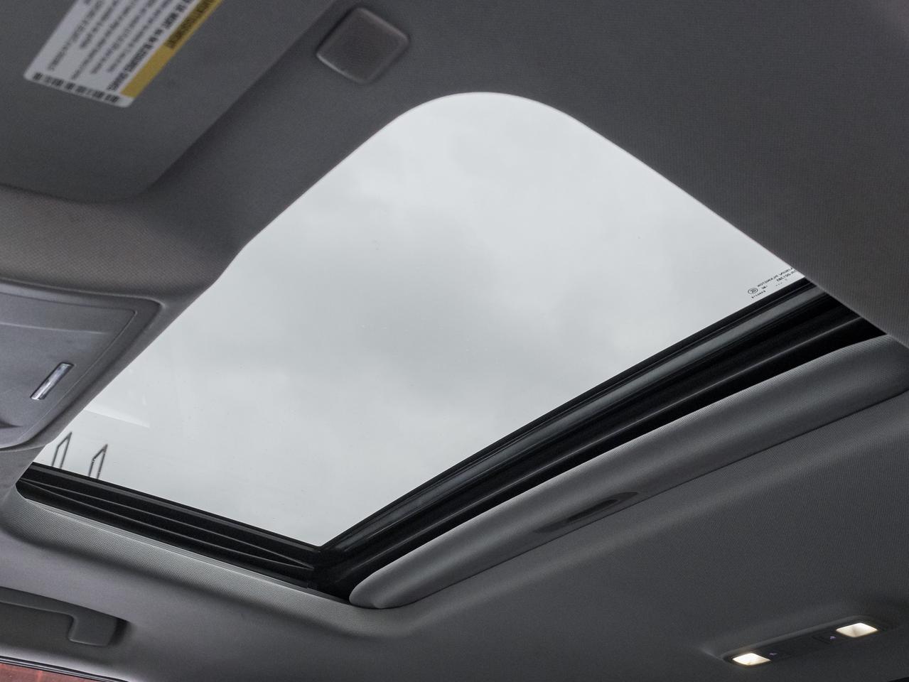 2018 GMC Sierra 3500HD SLT Crew Cab Long Box 4WD   Diesel   Dually Photo