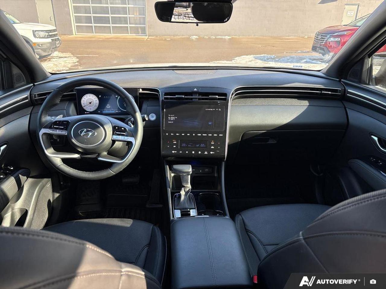 2024 Hyundai Santa Cruz Ultimate   CLEAN CARFAX   ONE OWNER   HEATED & VEN Photo