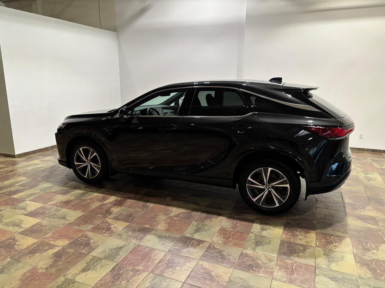 2023 Lexus RX 350 PREMIUM PACKAGE   LEXUS CERTIFIED PRE-OWNED   CARF Photo4