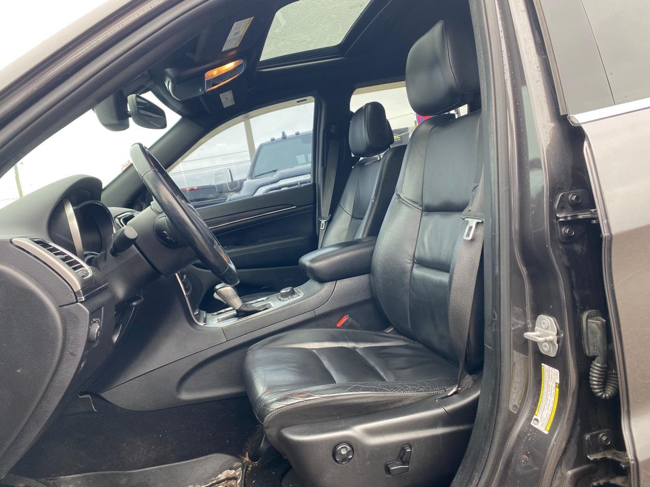 2019 Jeep Grand Cherokee Limited 4x4 ~Nav ~Heated Leather ~Sunroof ~Camera Photo