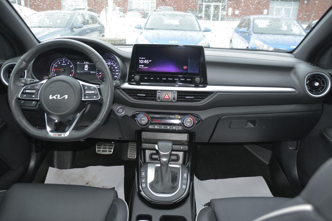 2024 Kia Forte GT-Line Photo4