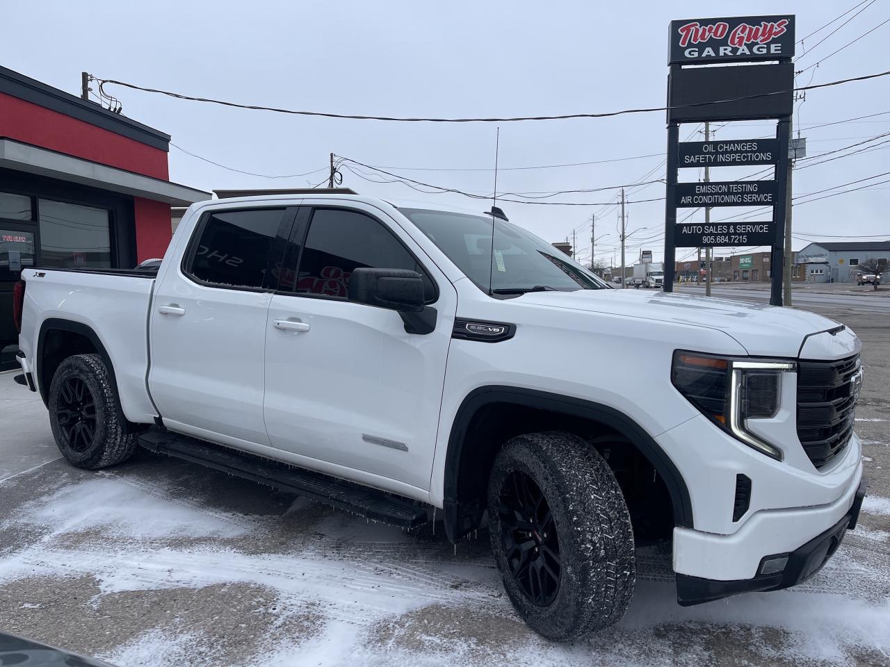 2023 GMC Sierra 1500 4WD Crew Cab 147  Elevation Nav Remote Start Photo