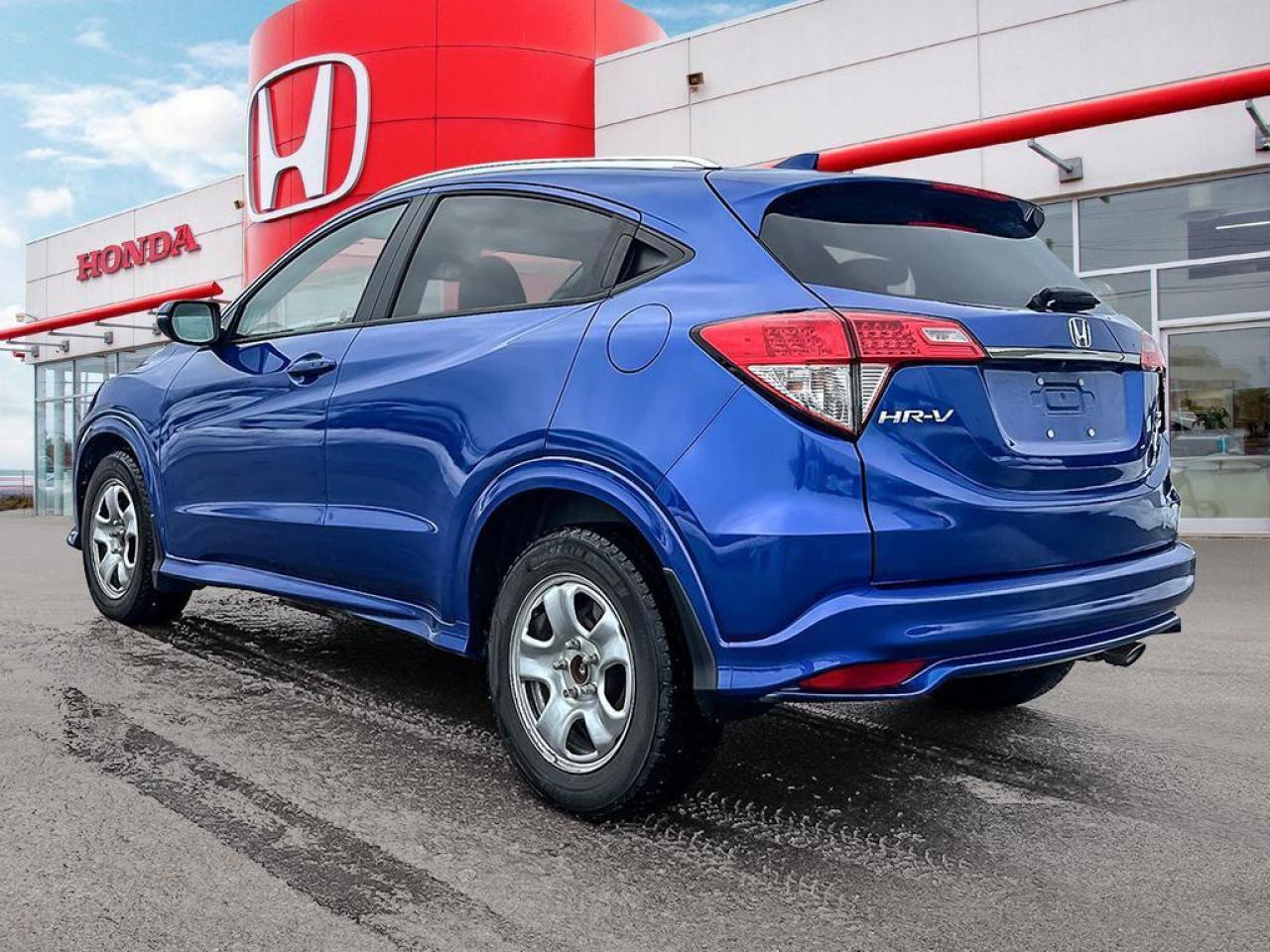2022 Honda HR-V Touring Photo3