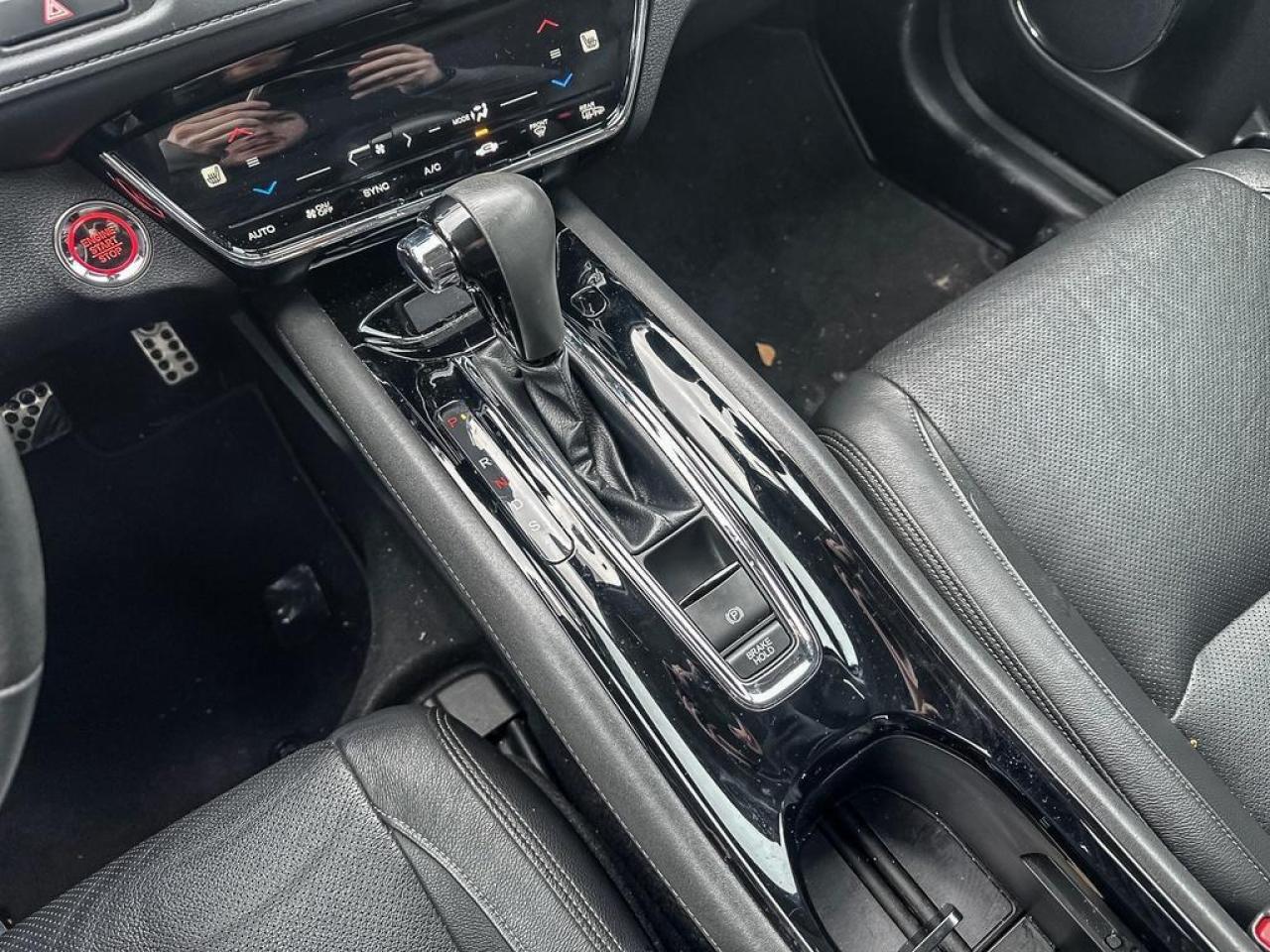 2022 Honda HR-V Touring Photo