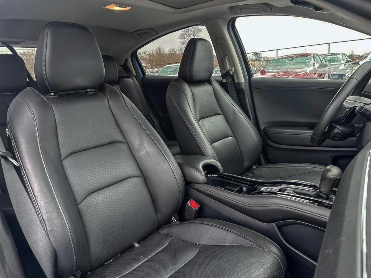 2022 Honda HR-V Touring Photo