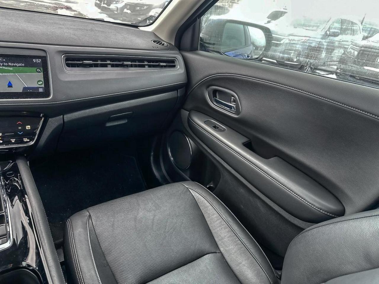 2022 Honda HR-V Touring Photo