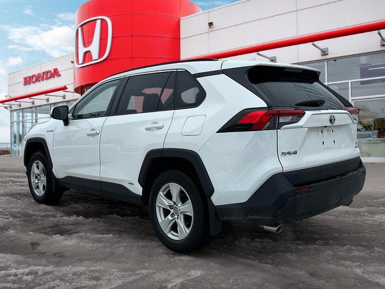 2021 Toyota RAV4 Hybrid XLE Photo3