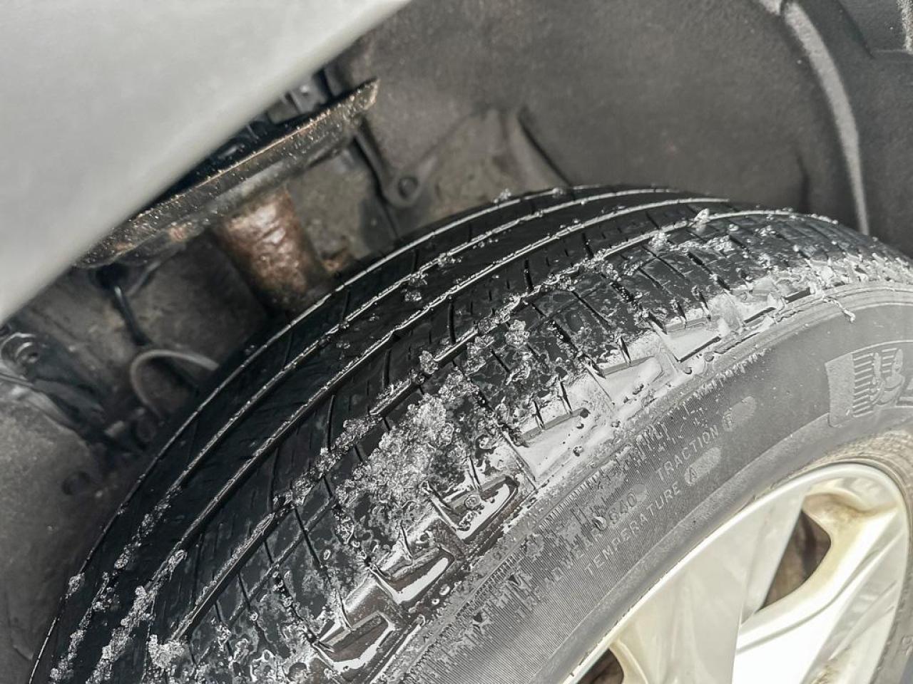 2021 Toyota RAV4 Hybrid XLE Photo