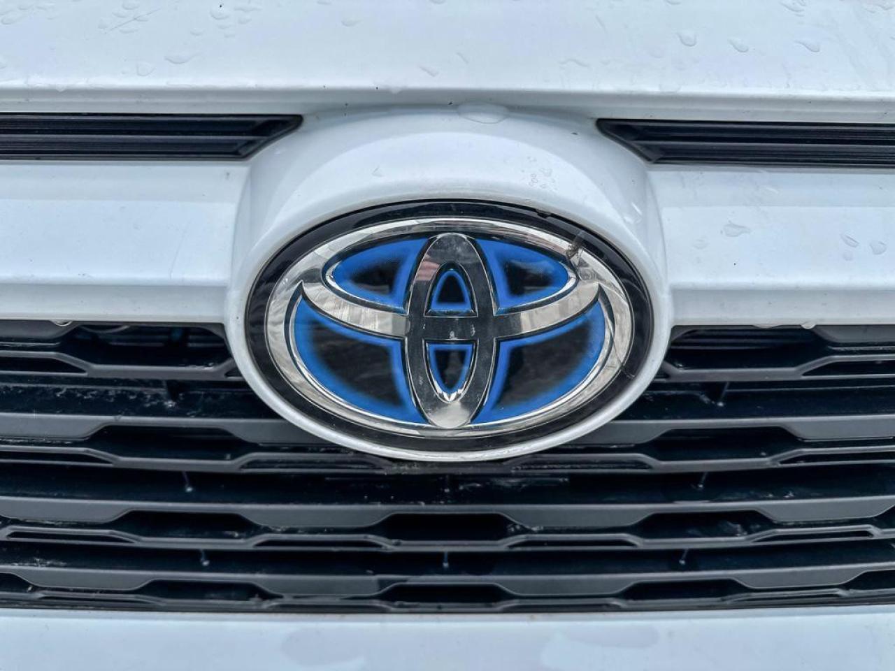 2021 Toyota RAV4 Hybrid XLE Photo