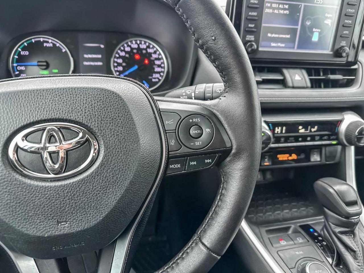 2021 Toyota RAV4 Hybrid XLE Photo