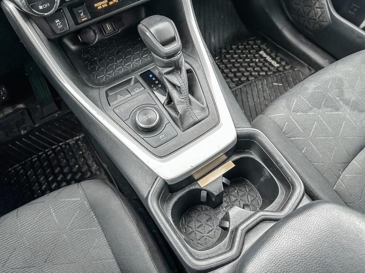 2021 Toyota RAV4 Hybrid XLE Photo