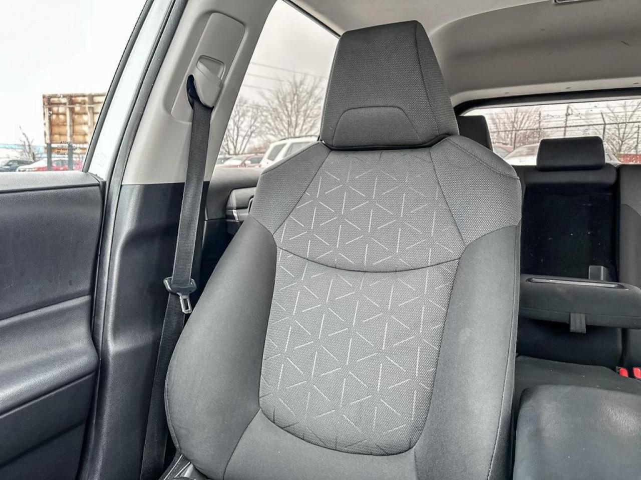 2021 Toyota RAV4 Hybrid XLE Photo