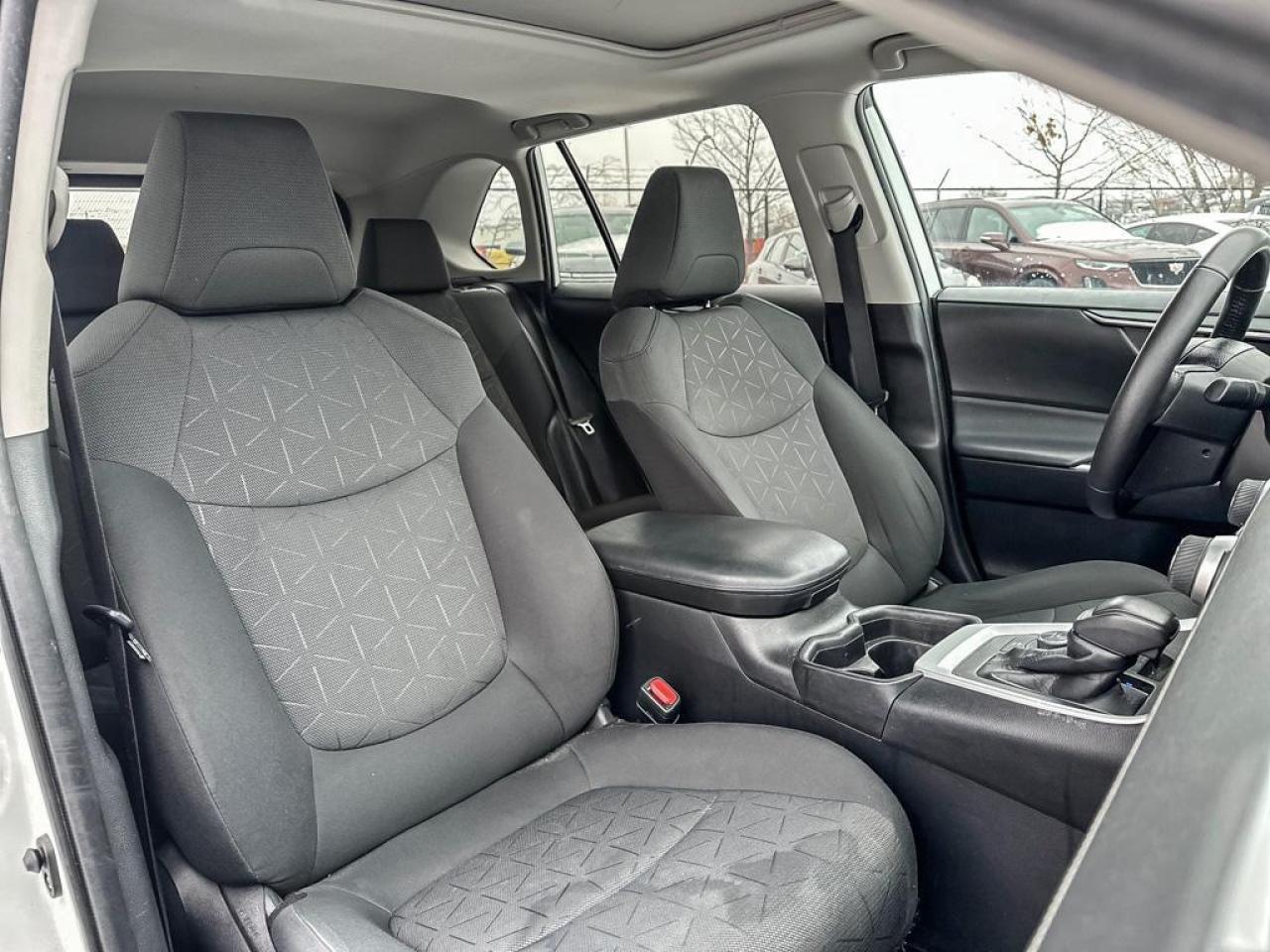 2021 Toyota RAV4 Hybrid XLE Photo