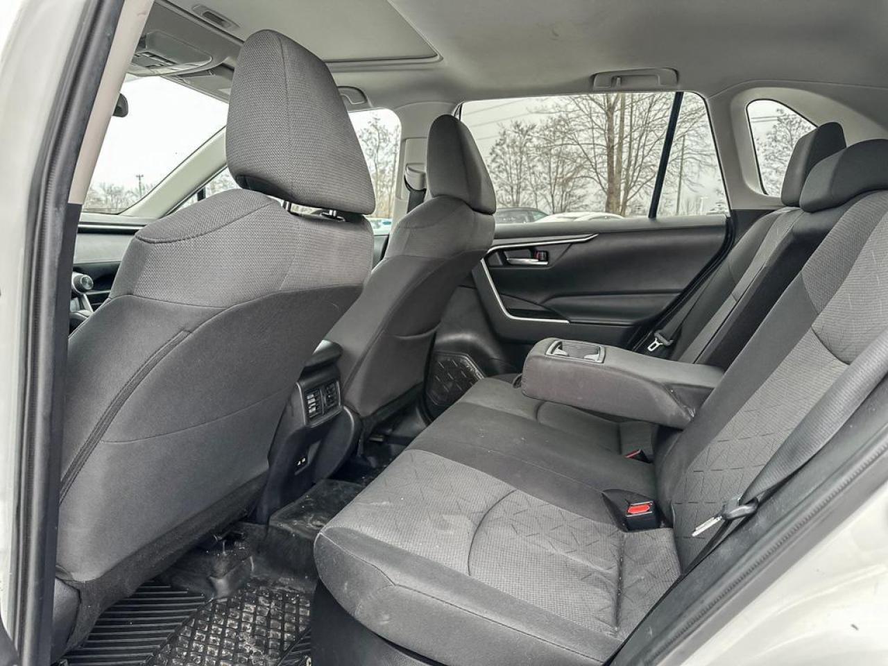 2021 Toyota RAV4 Hybrid XLE Photo