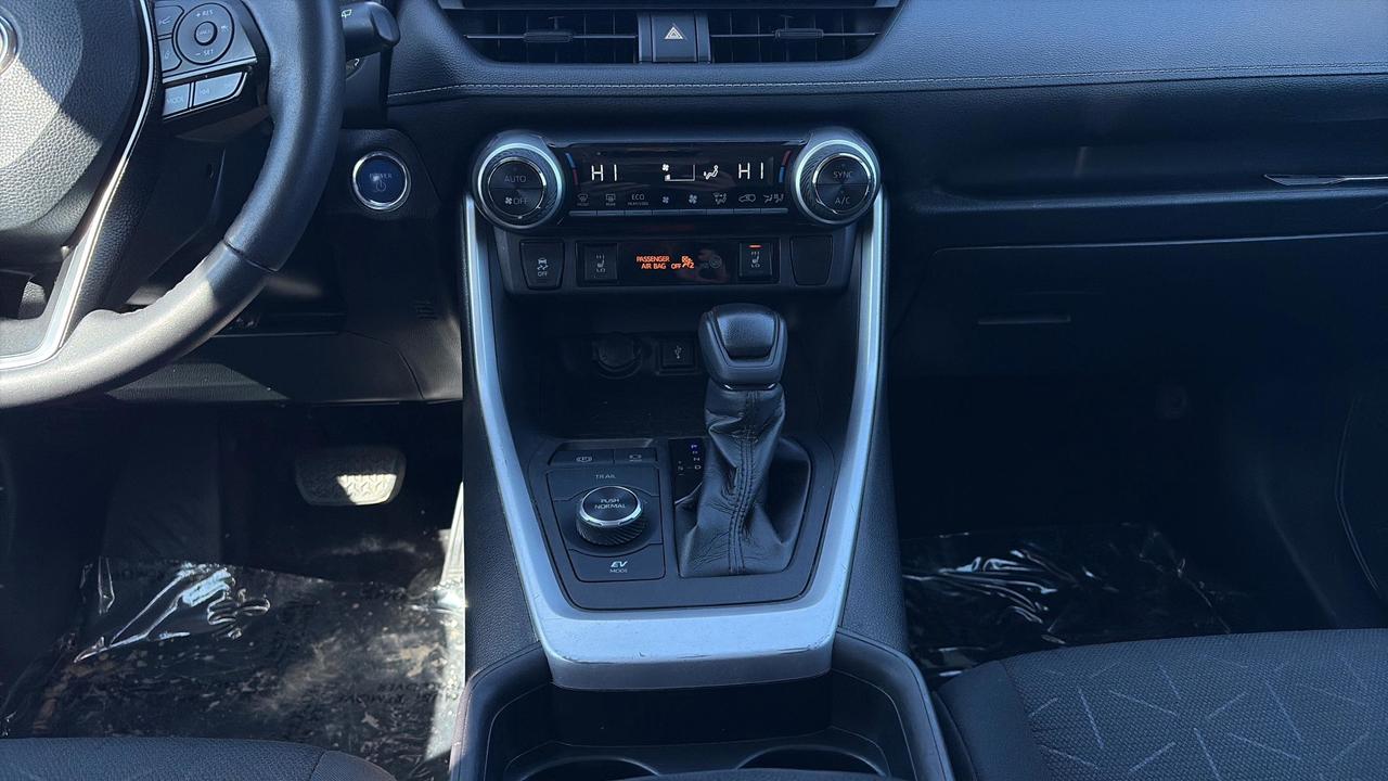 2021 Toyota RAV4 Hybrid XLE Photo