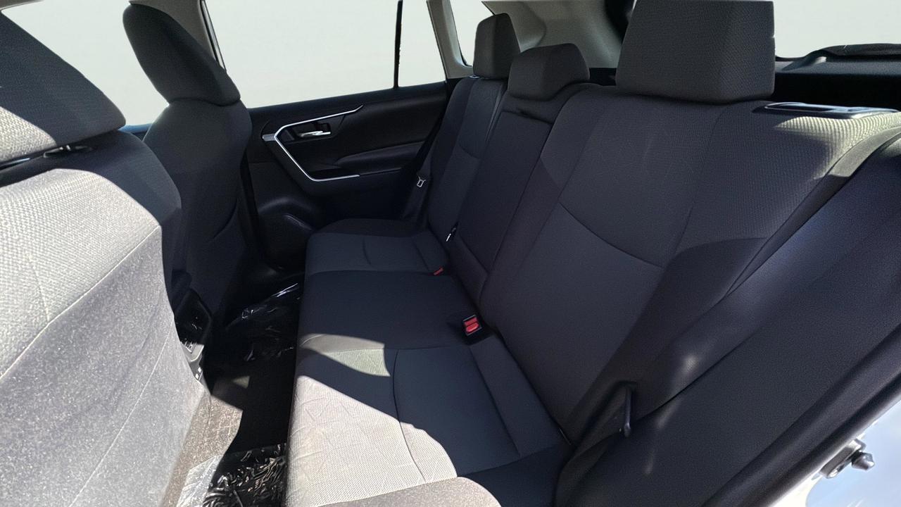 2021 Toyota RAV4 Hybrid XLE Photo