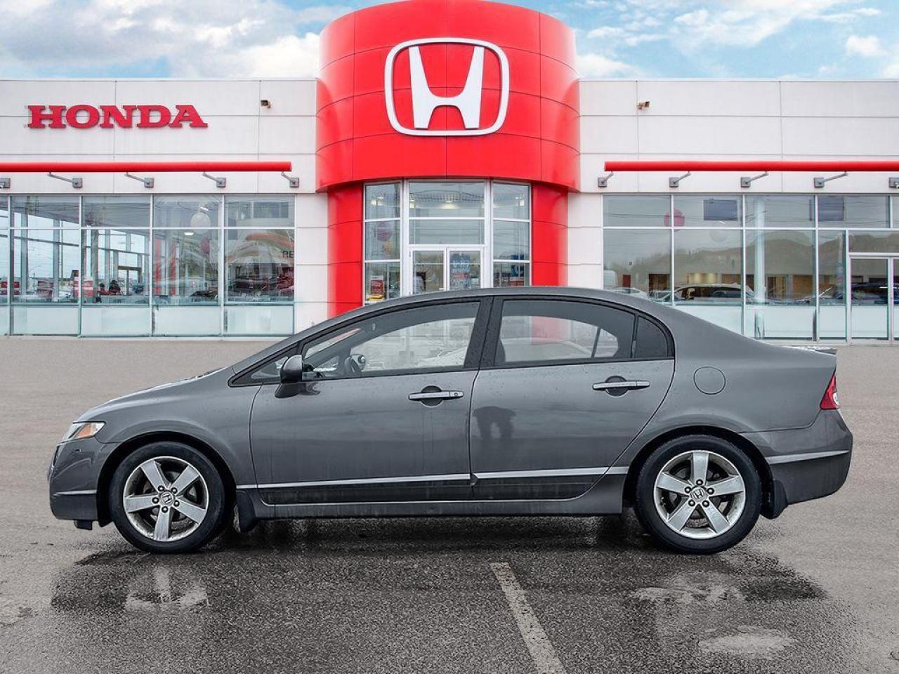 2011 Honda Civic SE Photo2