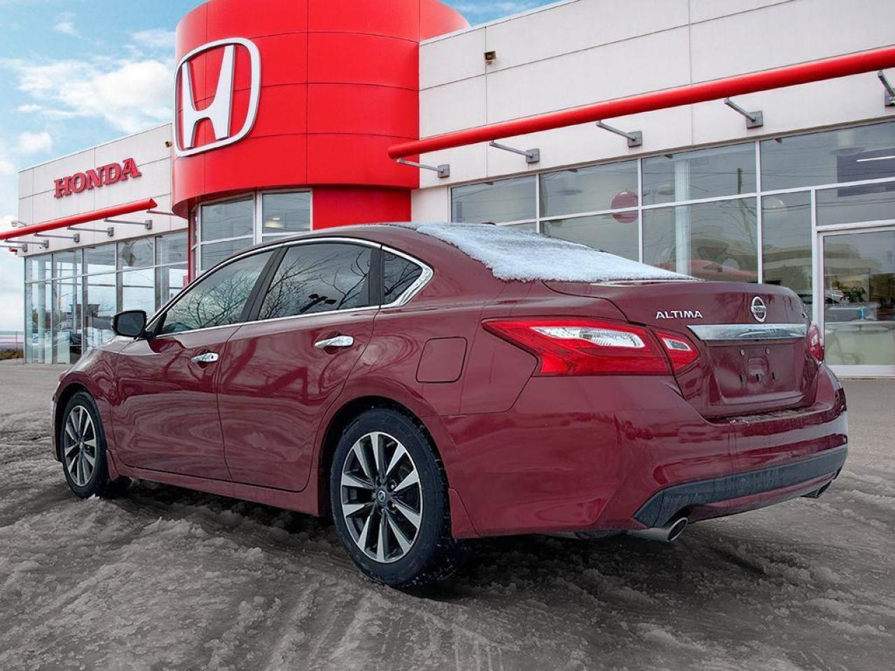 2016 Nissan Altima 2.5 Photo