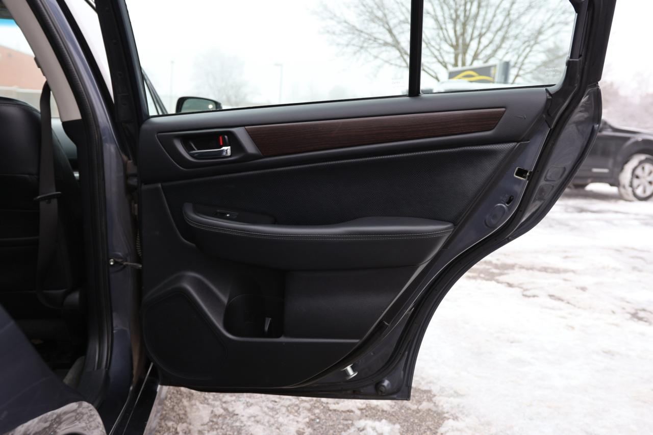 2015 Subaru Legacy LIMITED-3.6R-AWD/NAV/LEATHER/SUNROOF/BLIS/F&R HEAT Photo