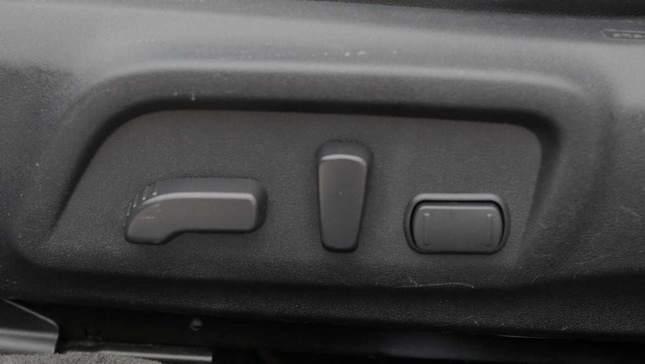 2015 Subaru Legacy LIMITED-3.6R-AWD/NAV/LEATHER/SUNROOF/BLIS/F&R HEAT Photo