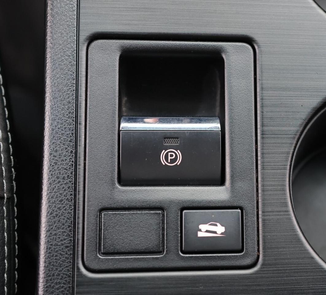 2015 Subaru Legacy LIMITED-3.6R-AWD/NAV/LEATHER/SUNROOF/BLIS/F&R HEAT Photo