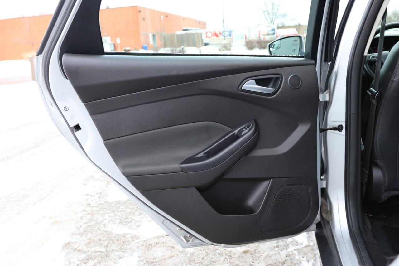 2018 Ford Focus TITANIUM-R STARTER/NAV/LEATHER/SUNROOF/BLUETOOTH/K Photo