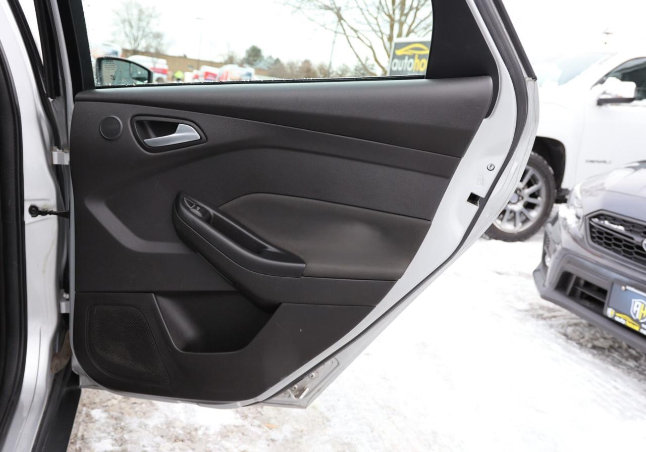 2018 Ford Focus TITANIUM-R STARTER/NAV/LEATHER/SUNROOF/BLUETOOTH/K Photo