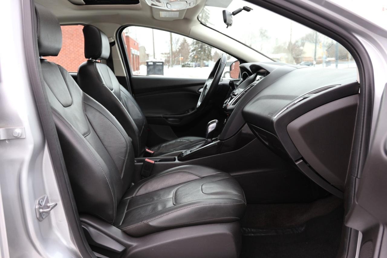 2018 Ford Focus TITANIUM-R STARTER/NAV/LEATHER/SUNROOF/BLUETOOTH/K Photo