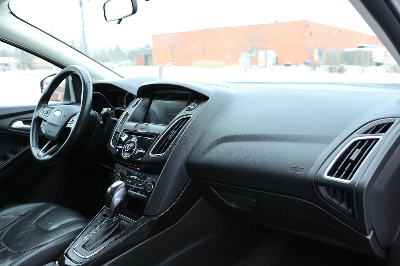 2018 Ford Focus TITANIUM-R STARTER/NAV/LEATHER/SUNROOF/BLUETOOTH/K Photo
