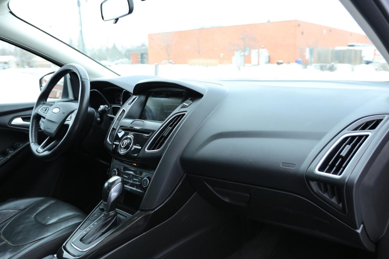 2018 Ford Focus TITANIUM-R STARTER/NAV/LEATHER/SUNROOF/BLUETOOTH/K Photo