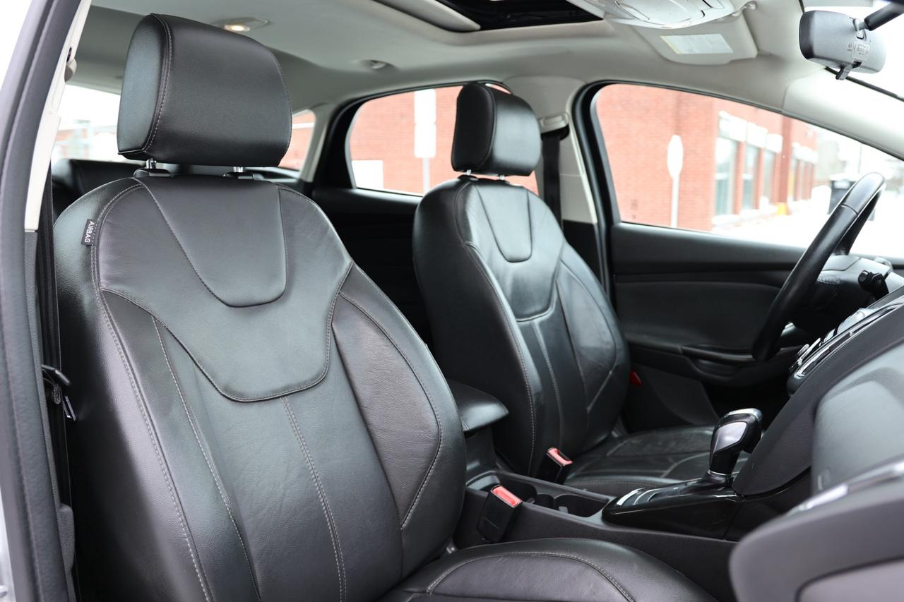 2018 Ford Focus TITANIUM-R STARTER/NAV/LEATHER/SUNROOF/BLUETOOTH/K Photo