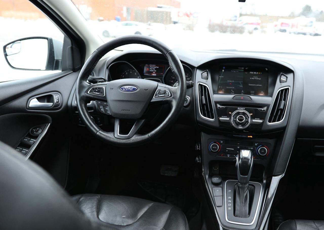 2018 Ford Focus TITANIUM-R STARTER/NAV/LEATHER/SUNROOF/BLUETOOTH/K Photo