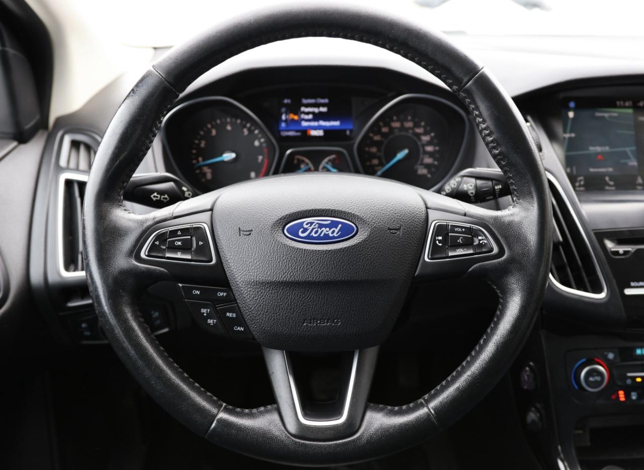 2018 Ford Focus TITANIUM-R STARTER/NAV/LEATHER/SUNROOF/BLUETOOTH/K Photo