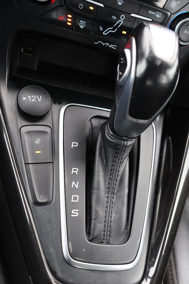 2018 Ford Focus TITANIUM-R STARTER/NAV/LEATHER/SUNROOF/BLUETOOTH/K Photo