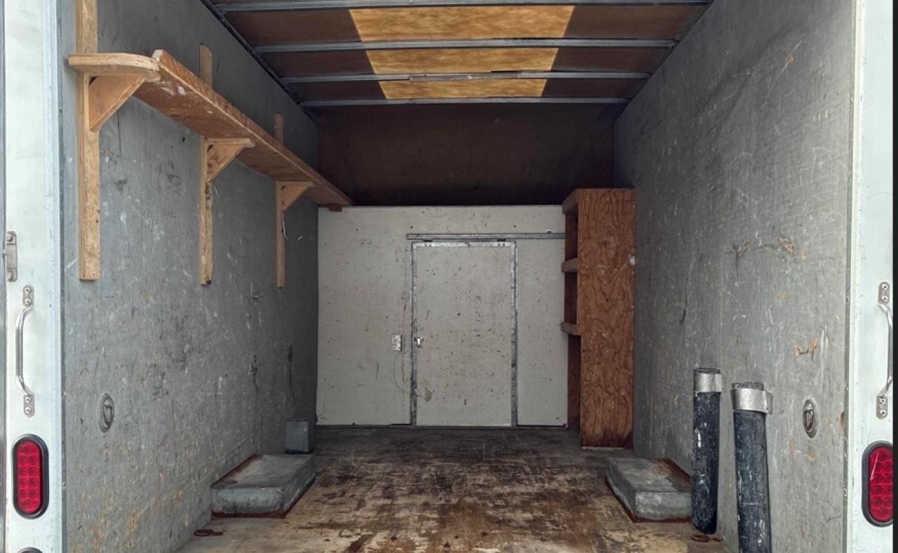 2017 GMC Savana G3500 - 12Ft Aerocell Box - 4.8L V8 Gas Photo