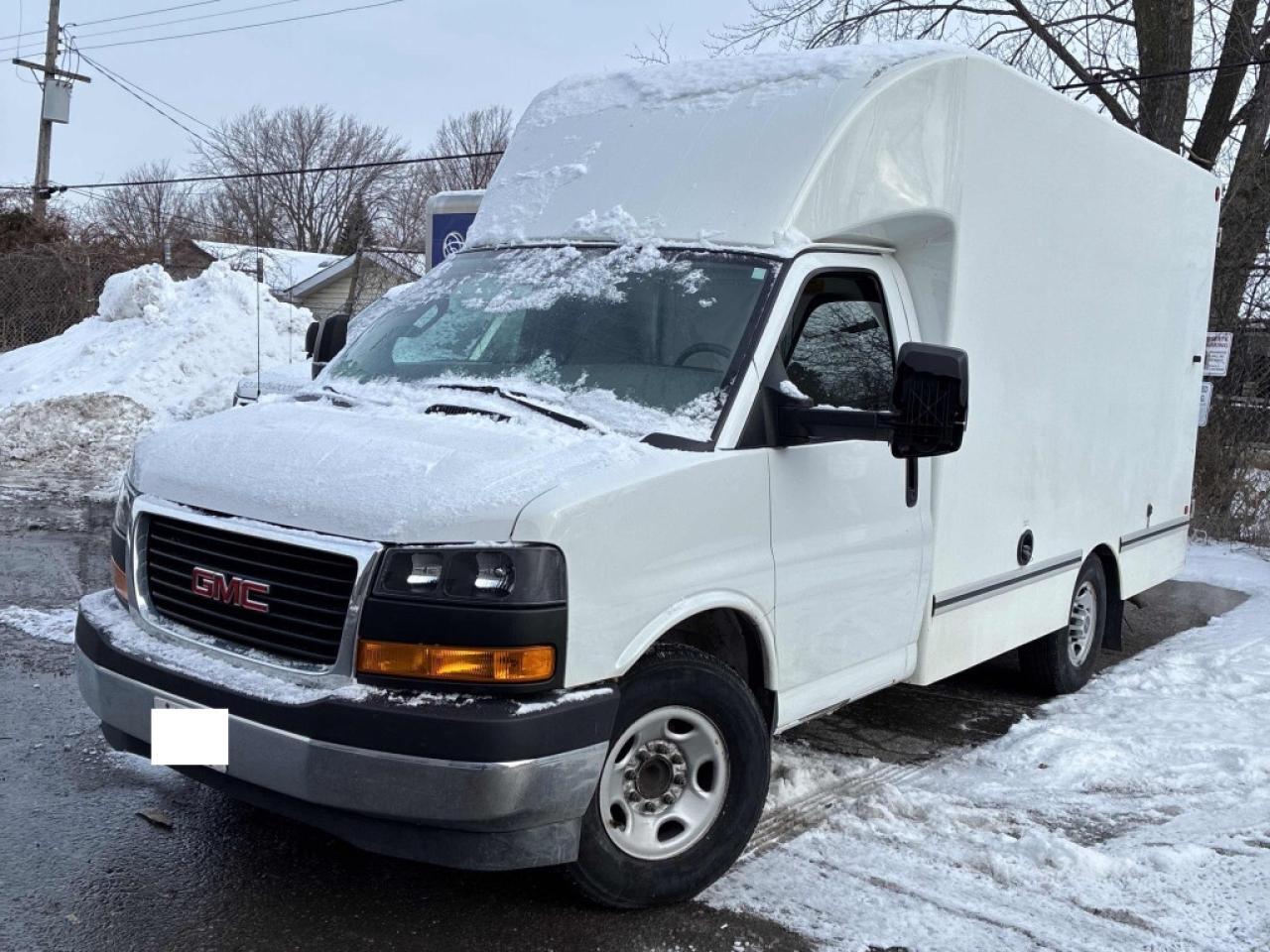 2017 GMC Savana G3500 - 12Ft Aerocell Box - 4.8L V8 Gas Photo