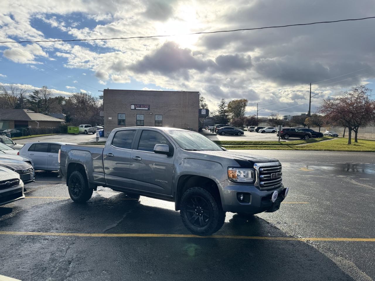 2018 GMC Canyon 4WD Crew Cab 128.3" All Terrain Photo3