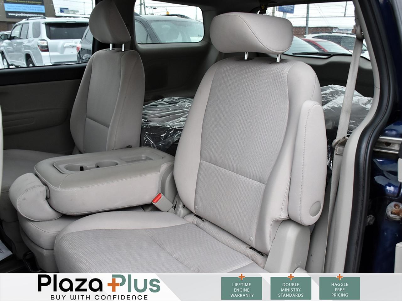 2019 Kia Sedona LX    8 SEATS   HEATED STEERING & FRONT SEATS   TW Photo